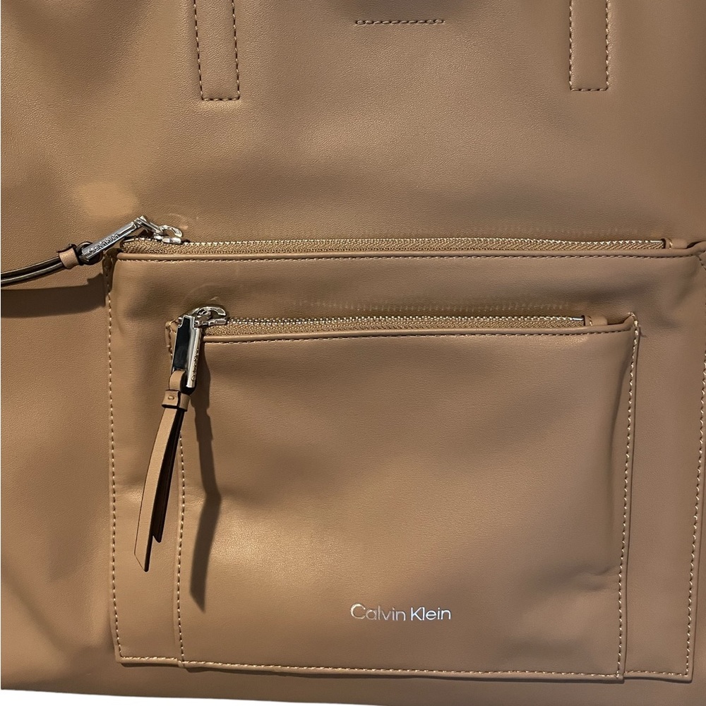 Calvin Klein Tan Tote Purse Shoulder Bag New With Tags - Picture 3 of 9